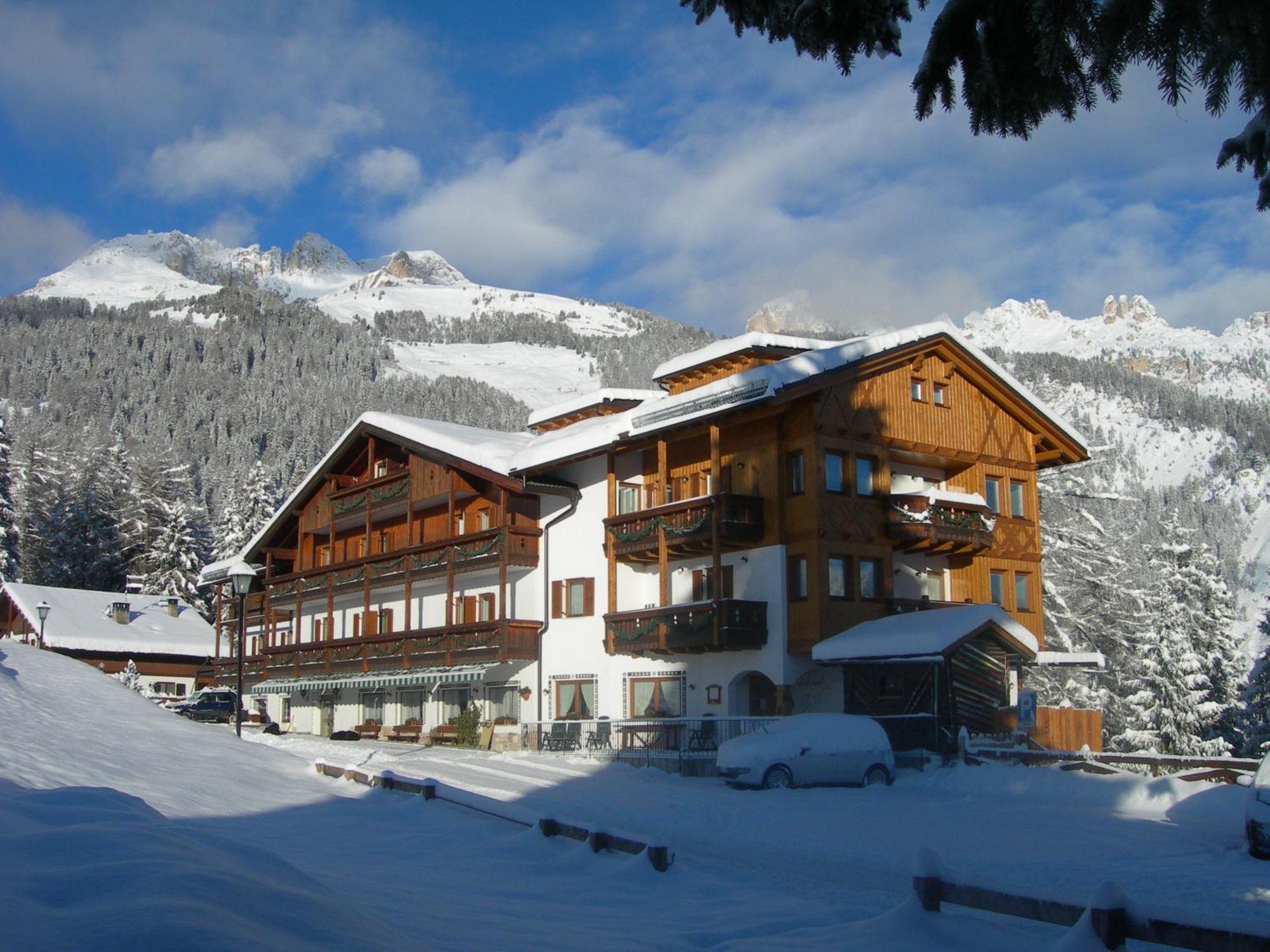 Hotel Gran Mugon Vigo di Fassa Exterior foto